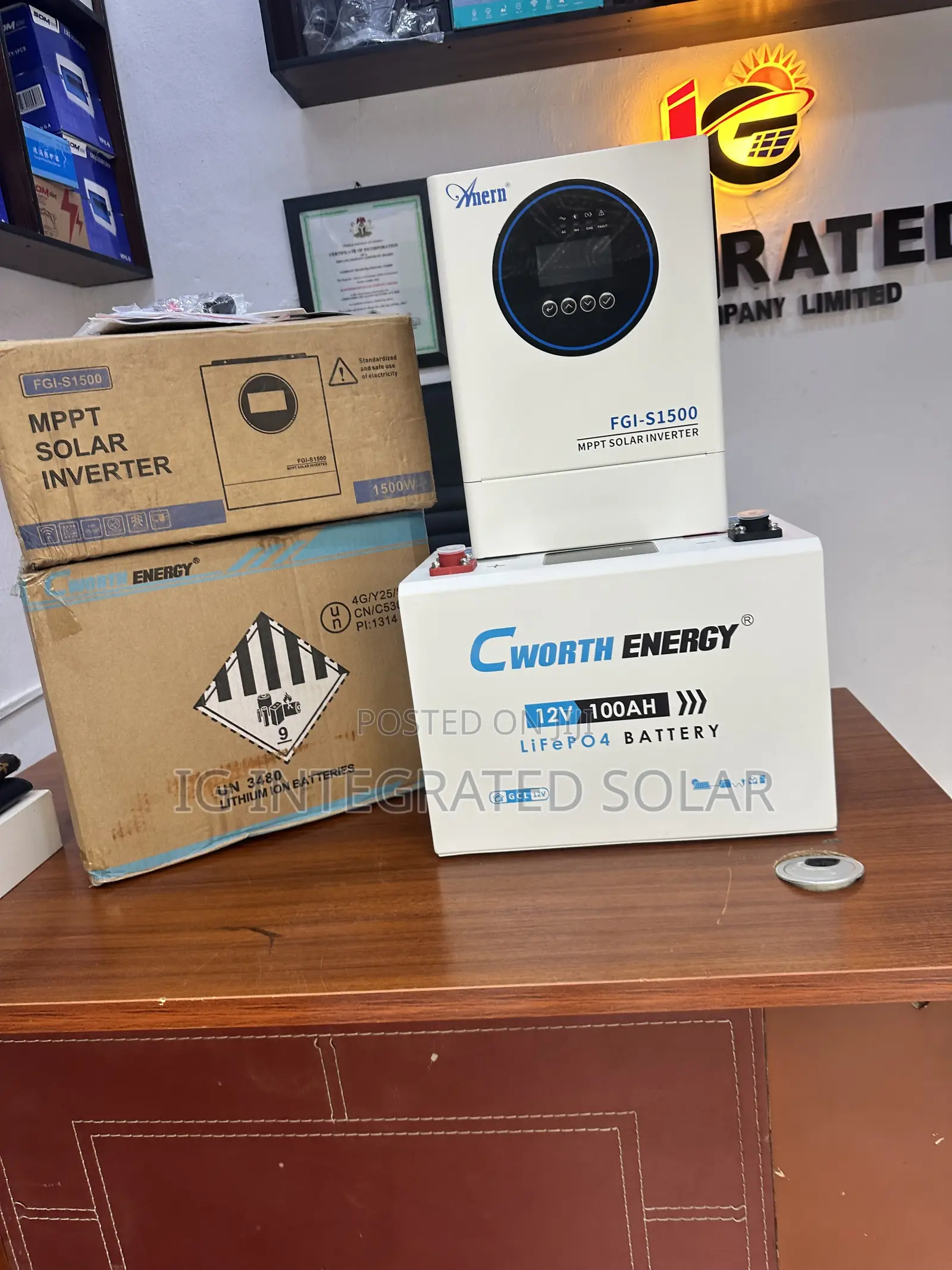 1.5kva Hybrid Inverter With 1.3kwh Cworth Lithium Battery