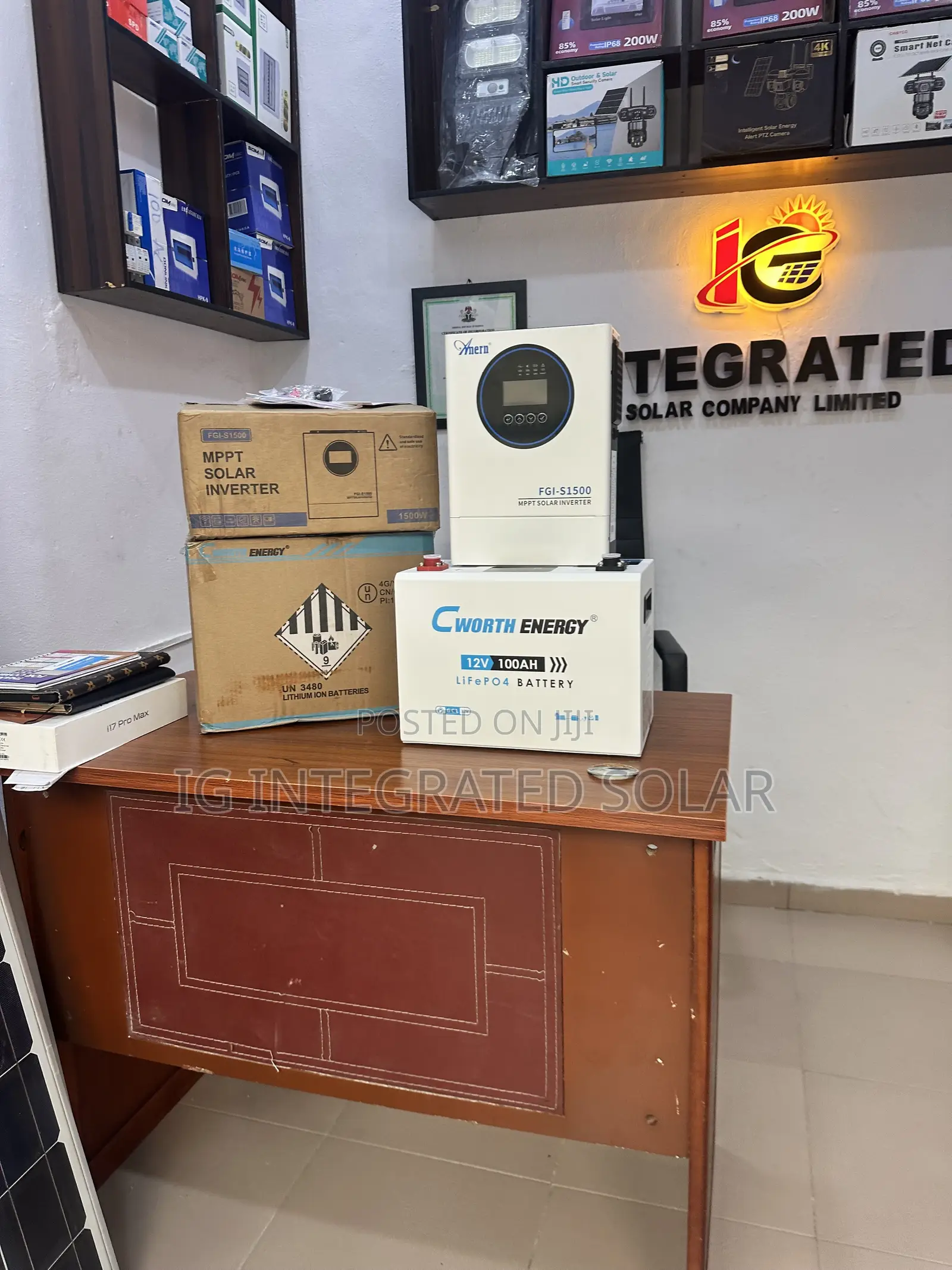1.5kva Hybrid Inverter With 1.3kwh Cworth Lithium Battery
