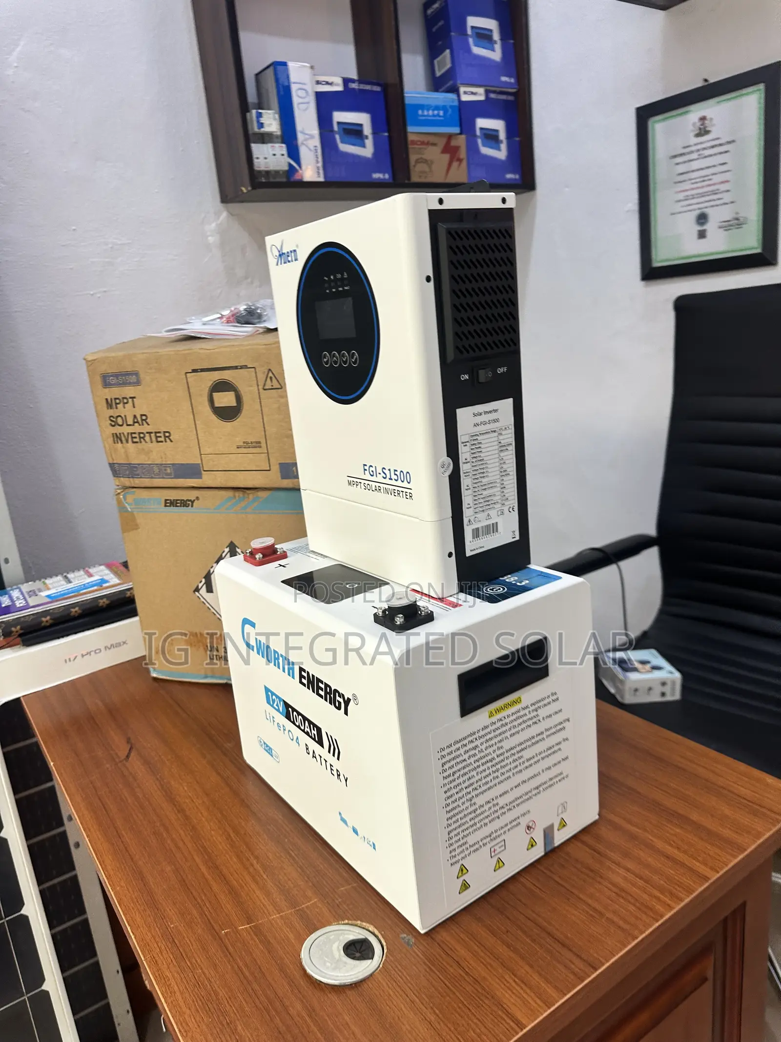 1.5kva Hybrid Inverter With 1.3kwh Cworth Lithium Battery