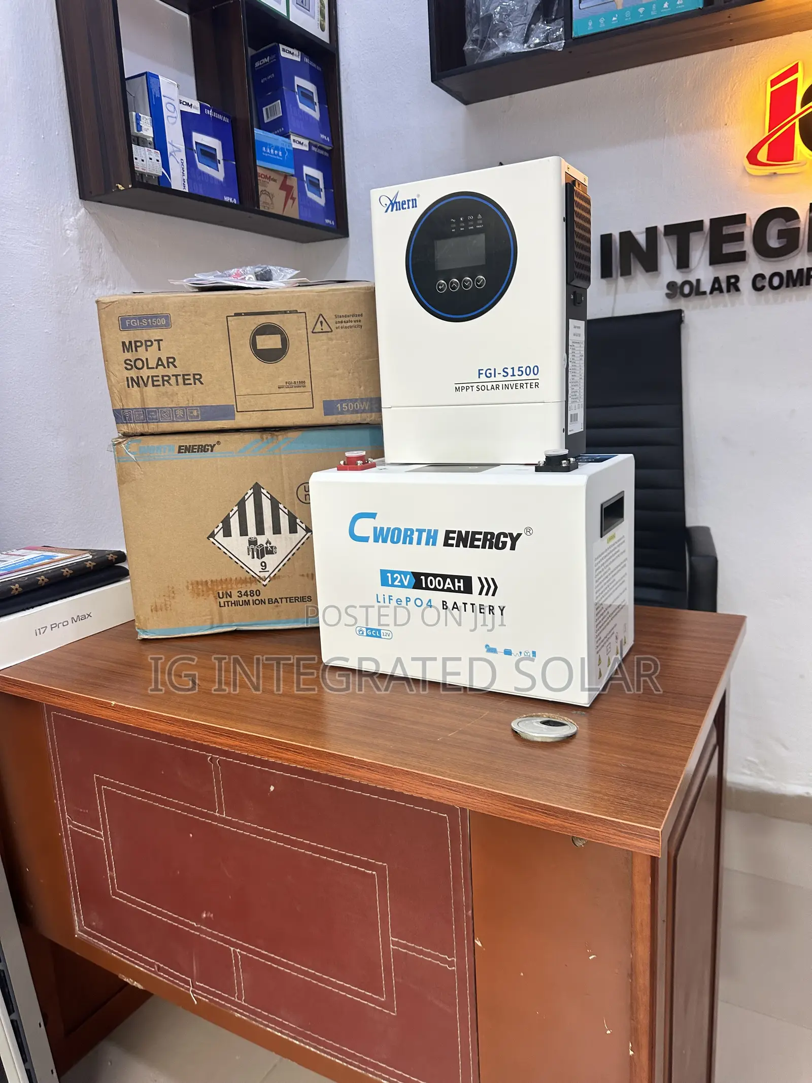 1.5kva Hybrid Inverter With 1.3kwh Cworth Lithium Battery