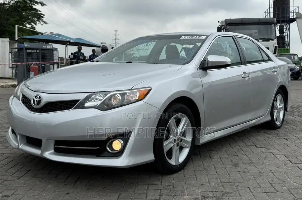 Toyota Camry 2010 Silver