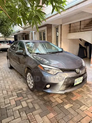 Toyota Corolla LE 4dr Sedan (1.8L 4cyl CVT) 2014 Gray