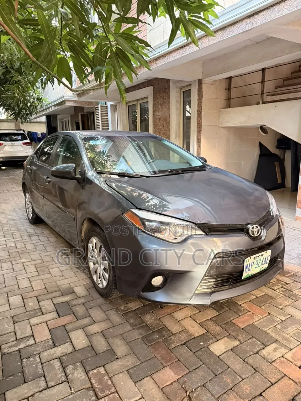 Toyota Corolla LE 4dr Sedan (1.8L 4cyl CVT) 2014 Gray