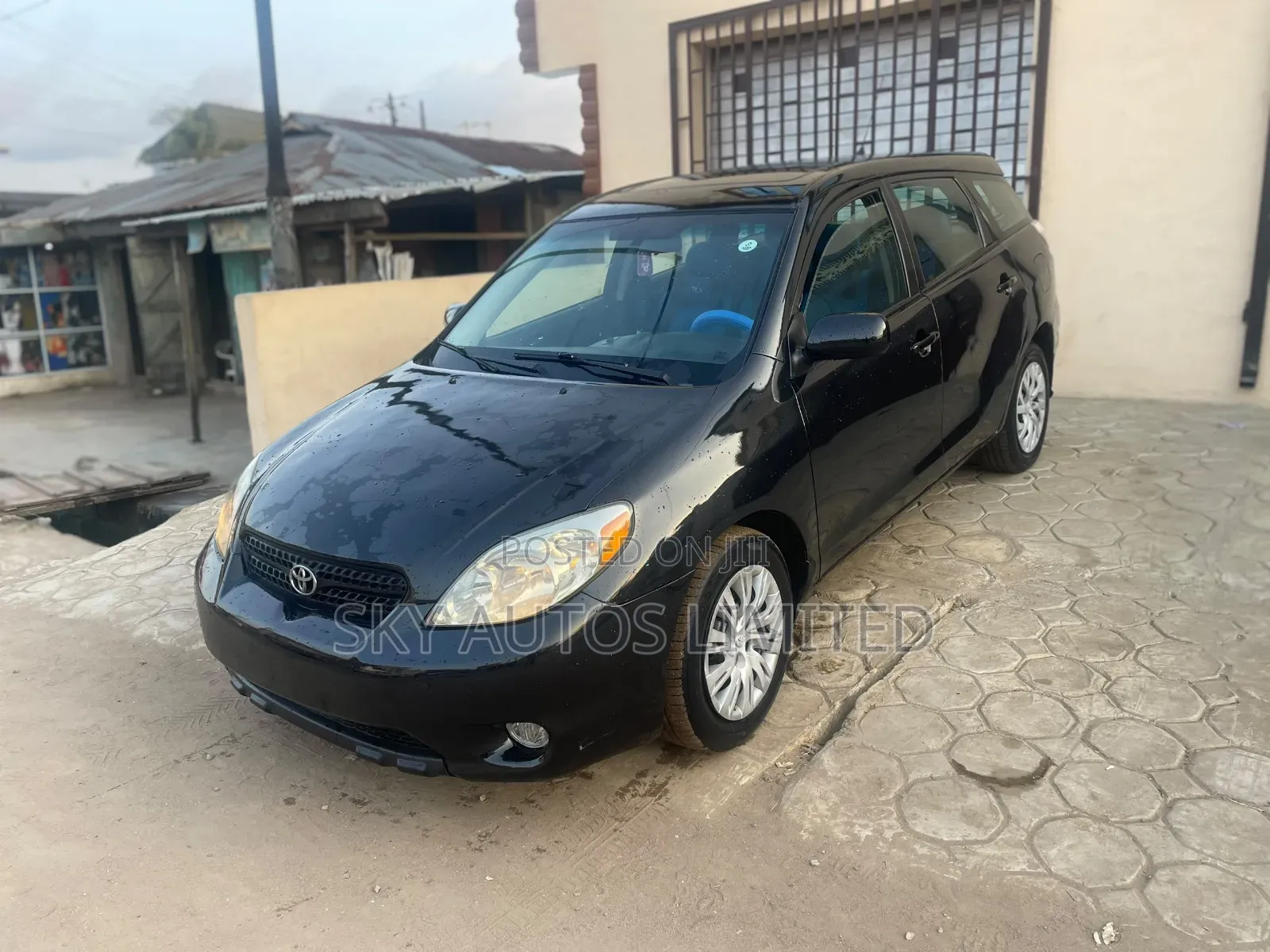 Toyota Matrix Hatchback AWD (1.8L 4cyl 4A) 2005 Black