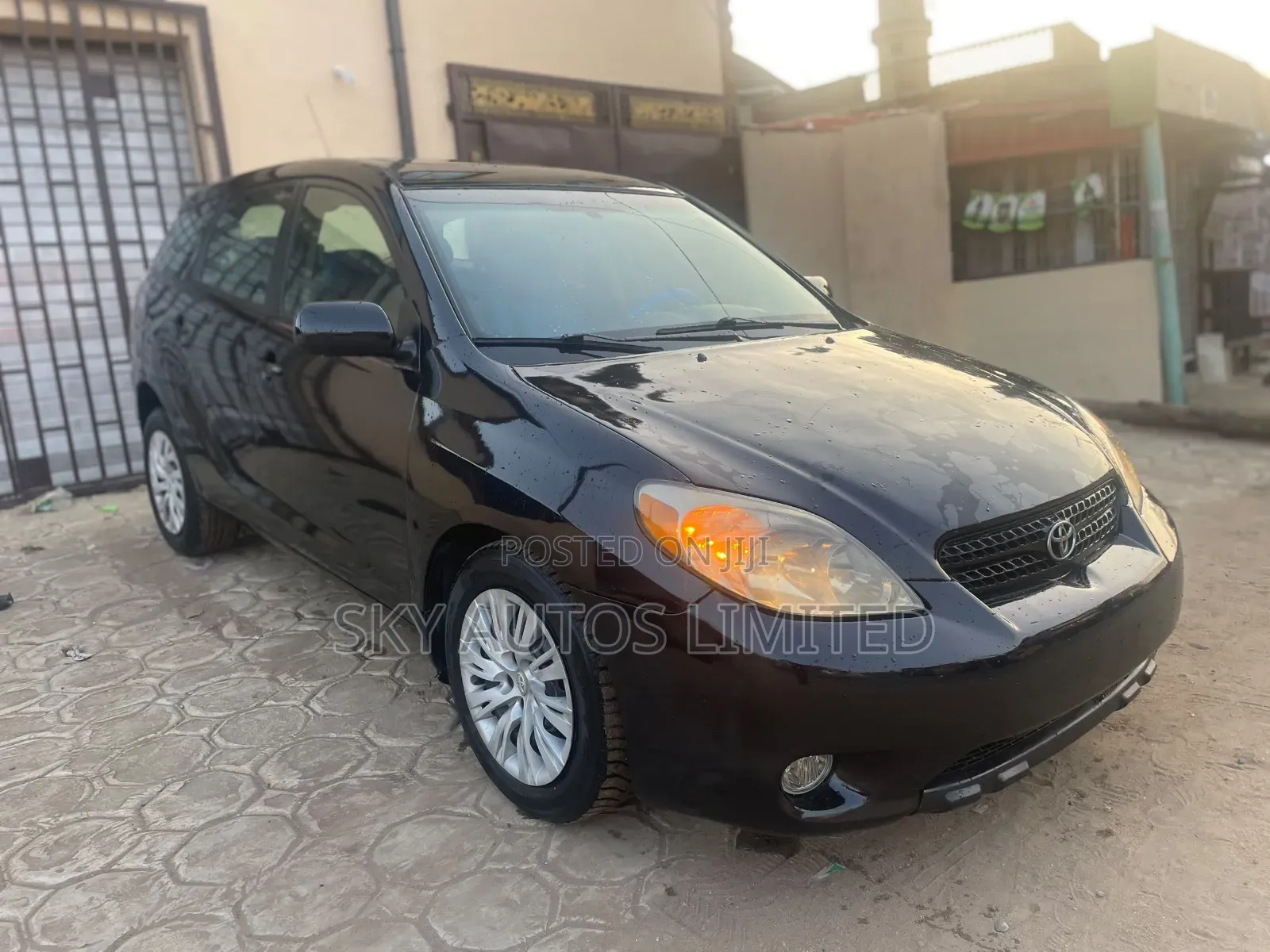 Toyota Matrix Hatchback AWD (1.8L 4cyl 4A) 2005 Black