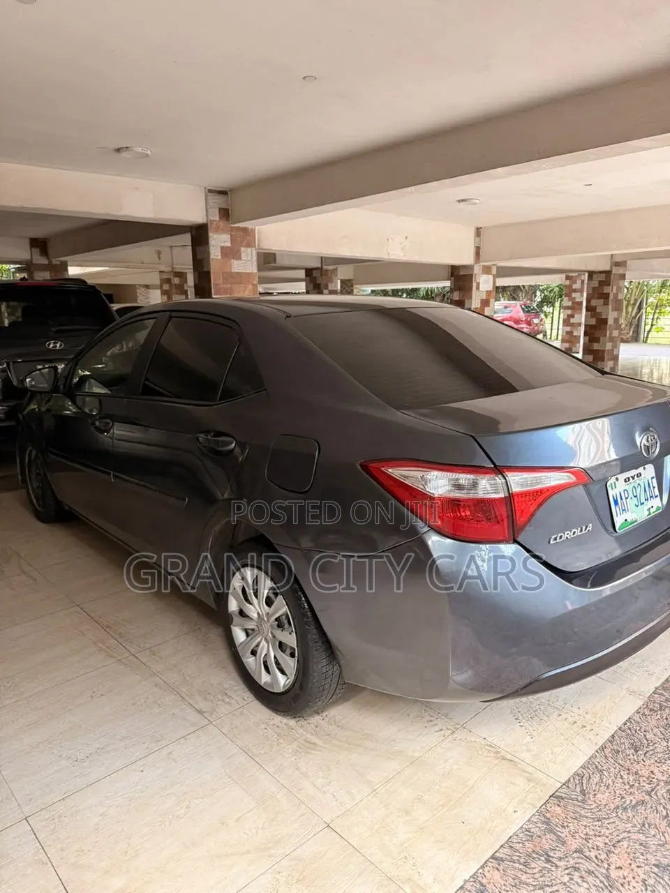 Toyota Corolla LE 4dr Sedan (1.8L 4cyl CVT) 2014 Gray