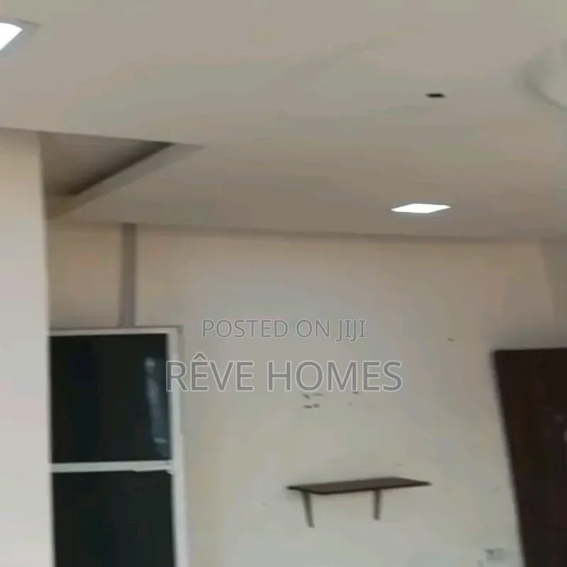 Studio Apartment in Soluyi for rent