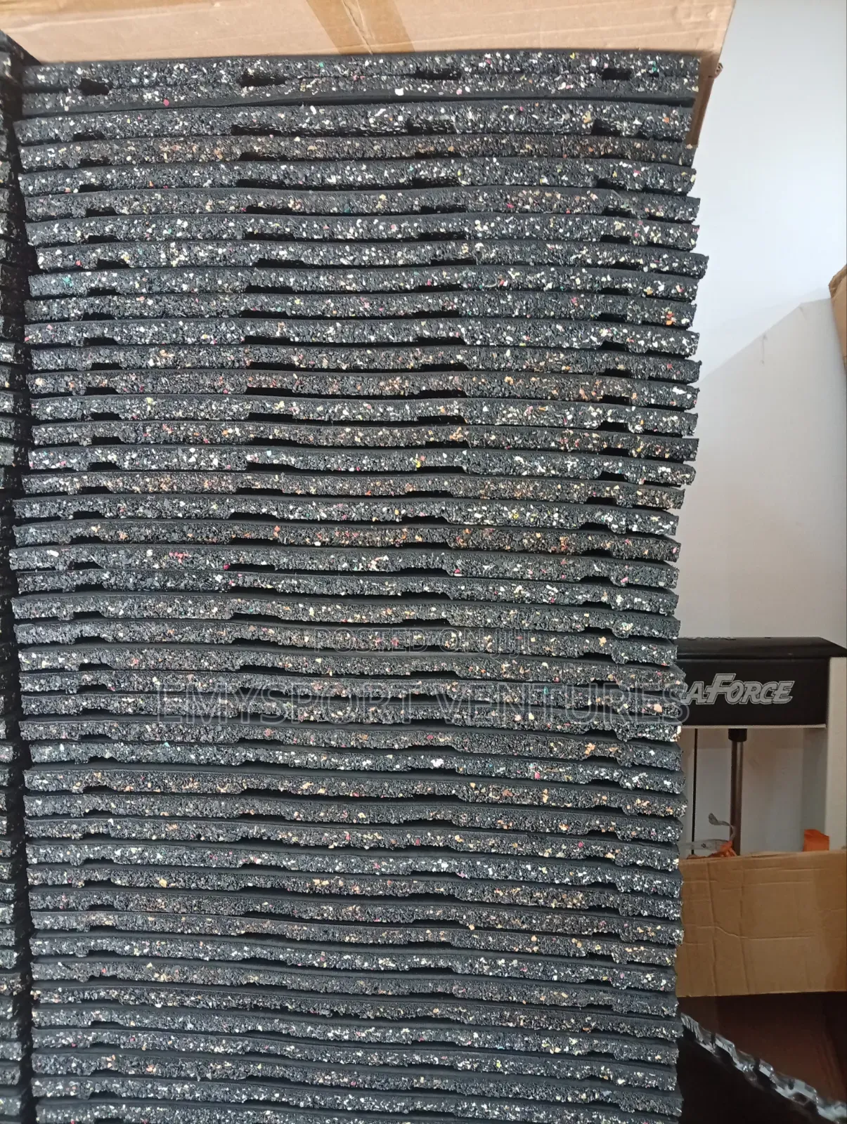 Heavy-Duty Rubber Gym Floor Tiles