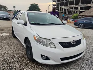 Toyota Corolla LE 4dr Sedan (1.8L 4cyl 4A) 2010 White