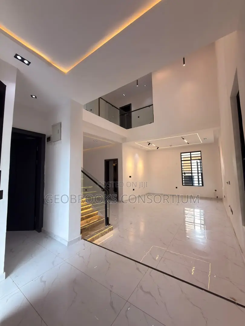 5bdrm Duplex in Carlton Gate Estate, Akobo for sale