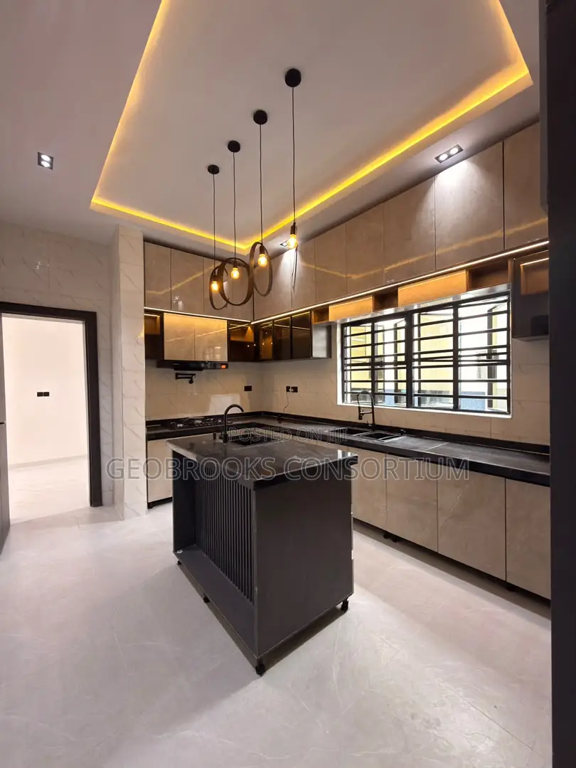 5bdrm Duplex in Carlton Gate Estate, Akobo for sale