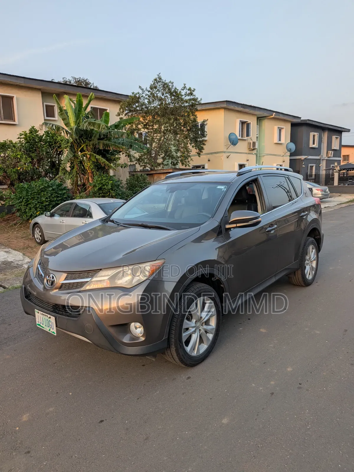 Toyota RAV4 Limited FWD (2.5L 4cyl 6A) 2016 Brown