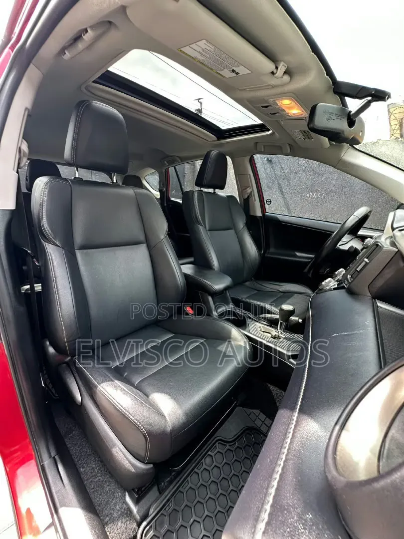 Toyota RAV4 XLE 4dr SUV (2.5L 4cyl 6A) 2014 Red
