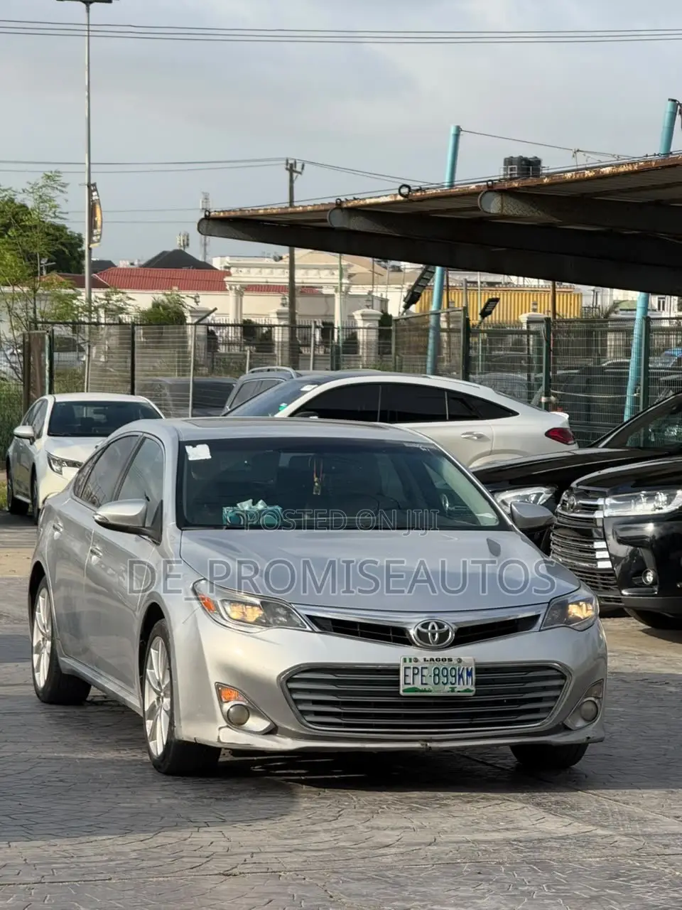 Toyota Avalon XLE Premium Sedan FWD (3.5L 6cyl 6A) 2013 Silver