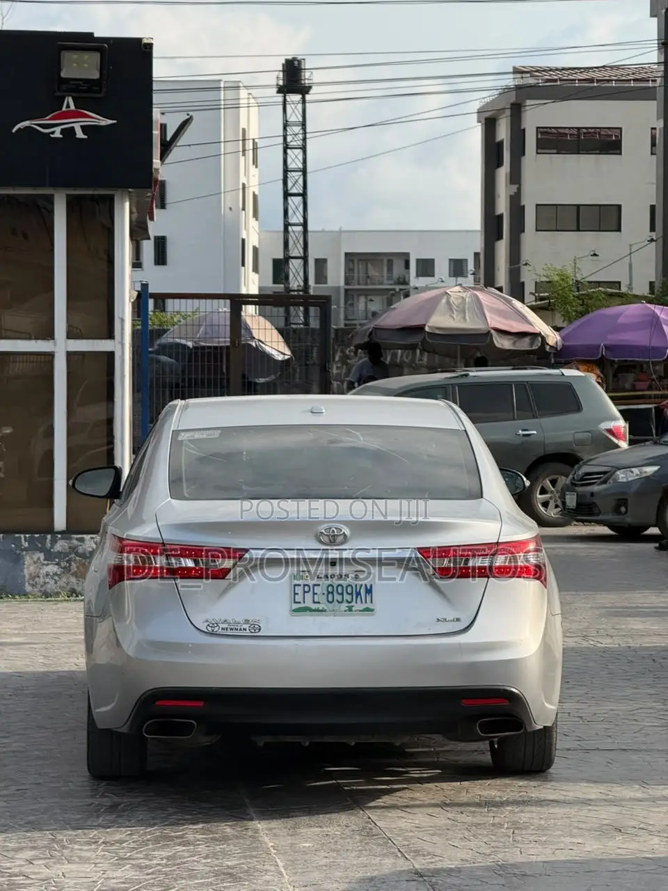 Toyota Avalon XLE Premium Sedan FWD (3.5L 6cyl 6A) 2013 Silver