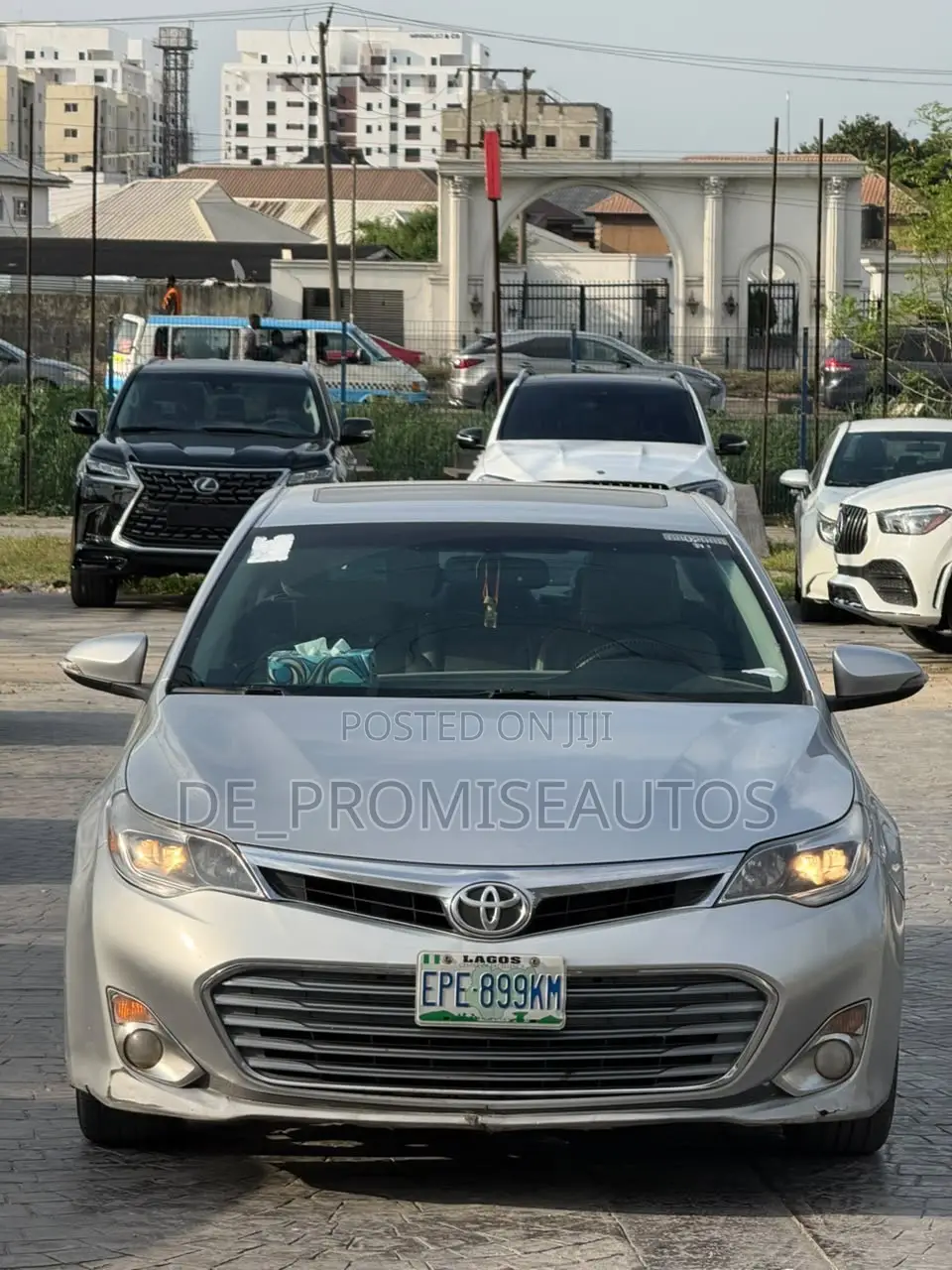 Toyota Avalon XLE Premium Sedan FWD (3.5L 6cyl 6A) 2013 Silver