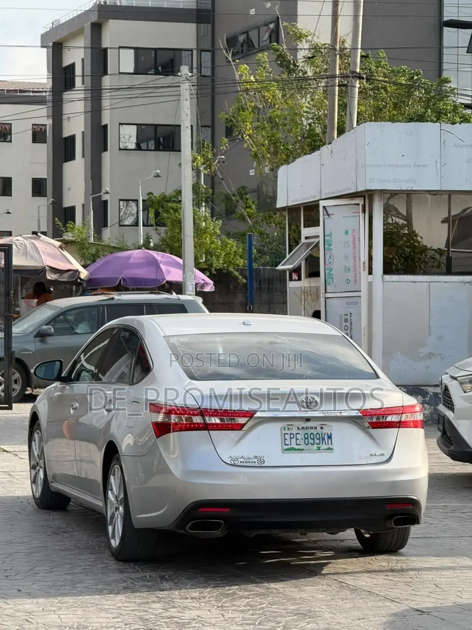 Toyota Avalon XLE Premium Sedan FWD (3.5L 6cyl 6A) 2013 Silver