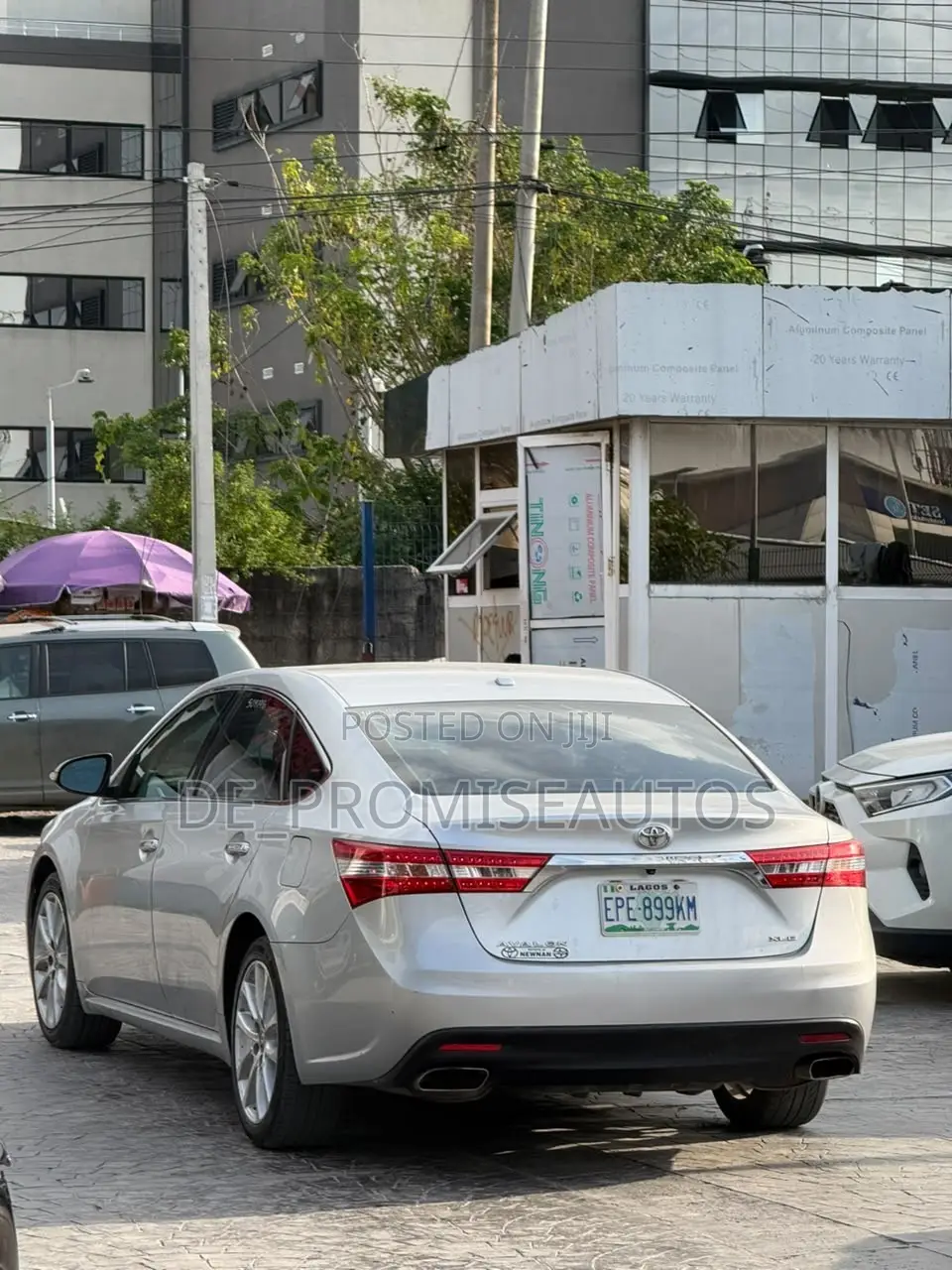 Toyota Avalon XLE Premium Sedan FWD (3.5L 6cyl 6A) 2013 Silver