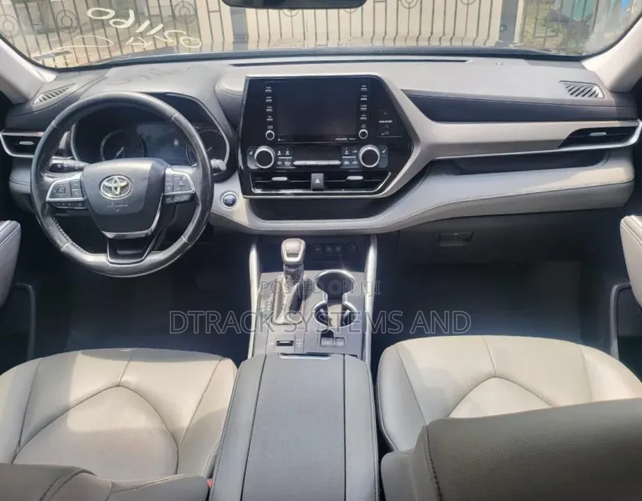Toyota Highlander XLE AWD 2020 Blue