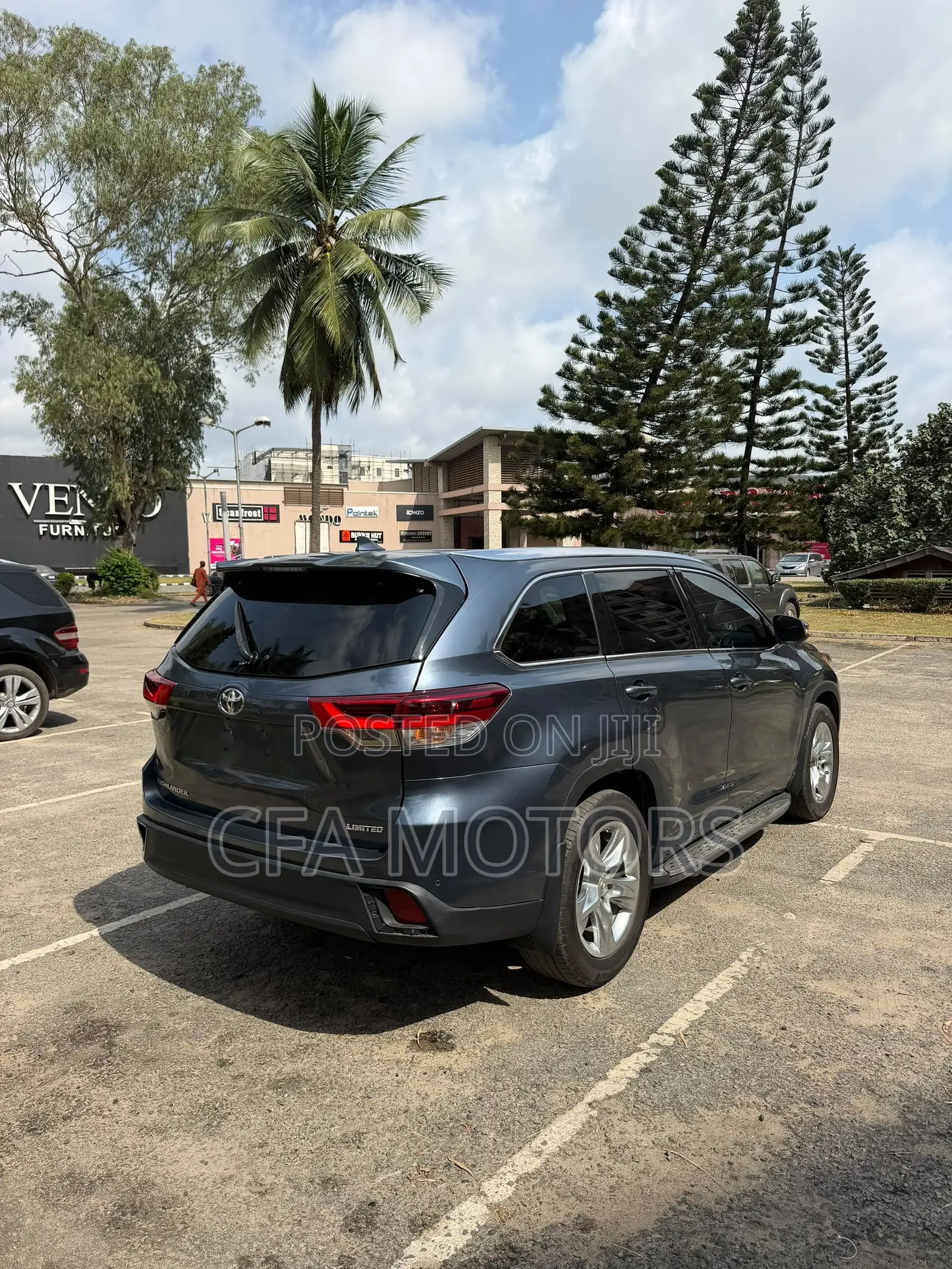 Toyota Highlander Limited Platinum 2019 Blue