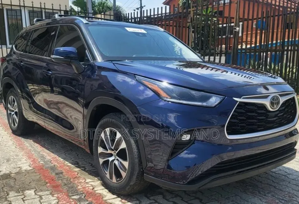 Toyota Highlander XLE AWD 2020 Blue