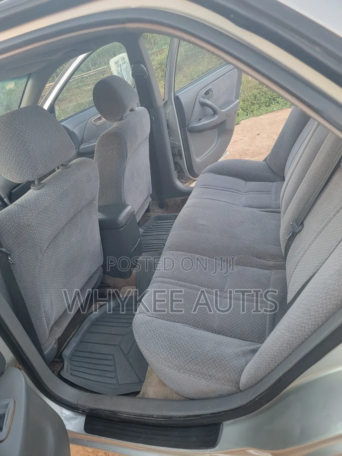 Toyota Camry LE 4dr Sedan (2.4L 4cyl 5M) 2002 Silver
