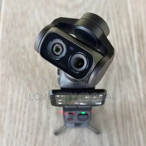 Insta360 Luna Ultra 8K Action Pocket Camera Creator Bundle With Mic