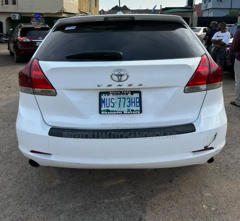 Toyota Venza 2010 Silver