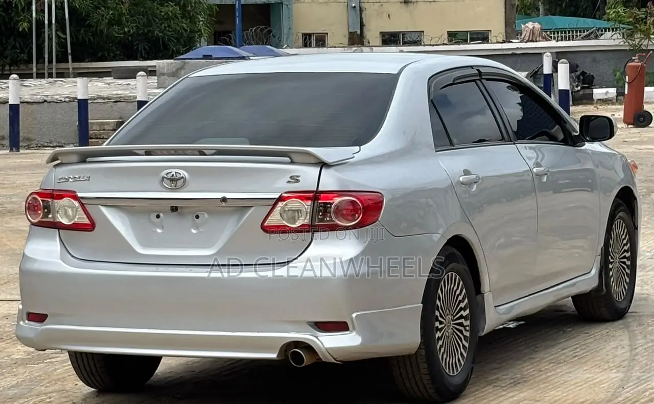 Toyota Corolla S 4dr Sedan (1.8L 4cyl 4A) 2013 Silver
