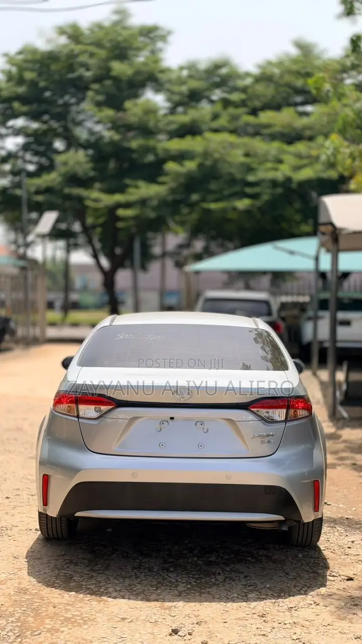 Toyota Corolla 2022 Silver