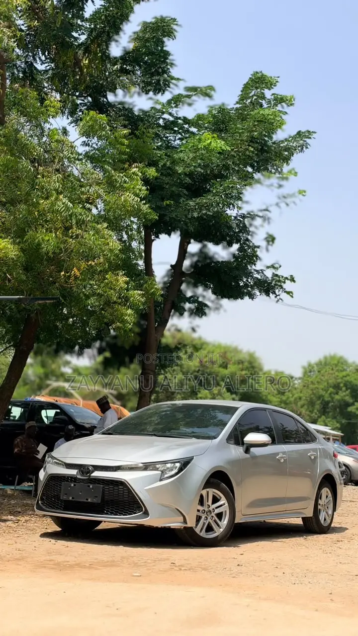 Toyota Corolla 2022 Silver