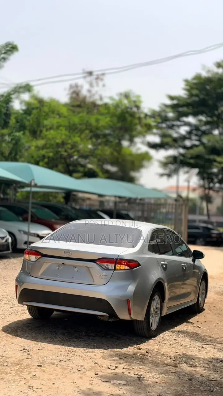 Toyota Corolla 2022 Silver
