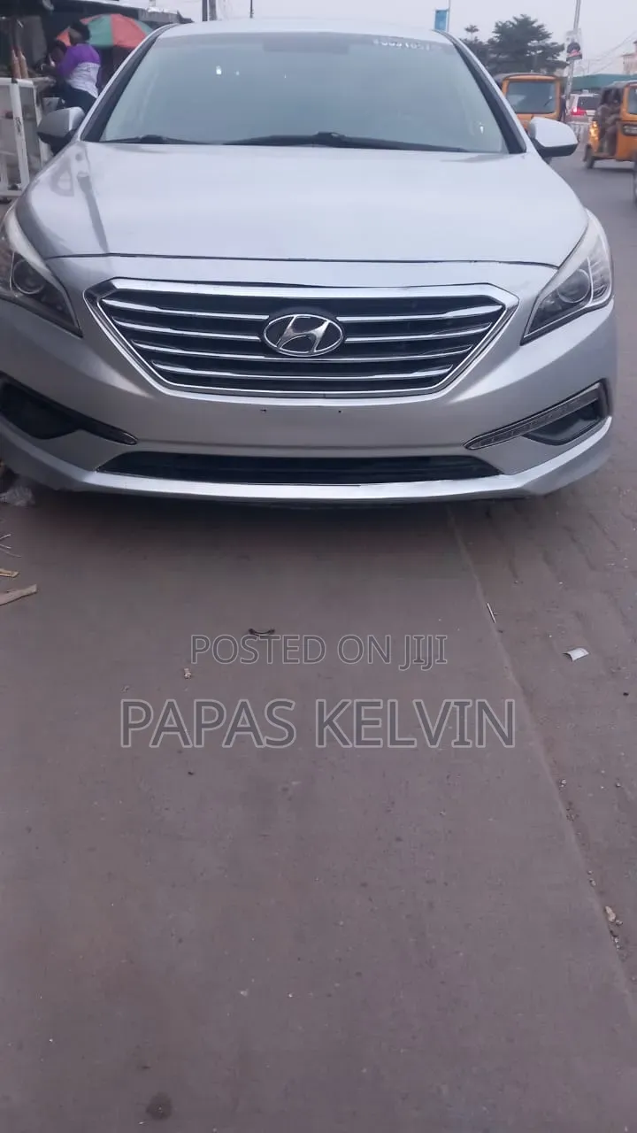 Hyundai Sonata Base Sedan FWD (2.4L 4cyl 6A) 2017 Silver