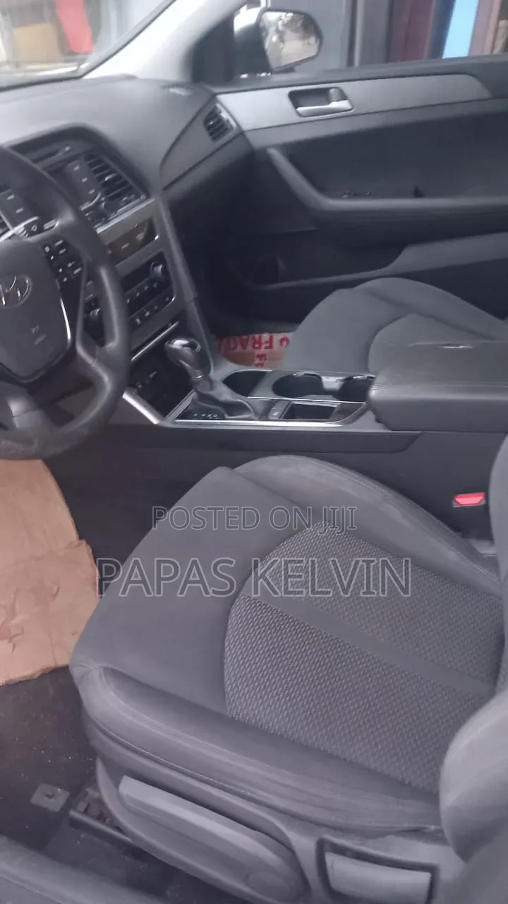 Hyundai Sonata Base Sedan FWD (2.4L 4cyl 6A) 2017 Silver