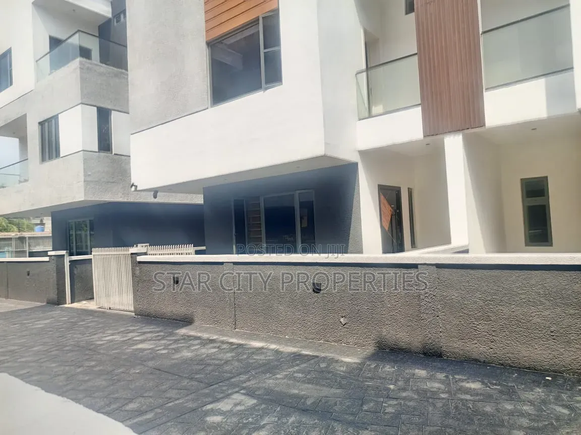 4bdrm Duplex in Ikeja Gra for rent