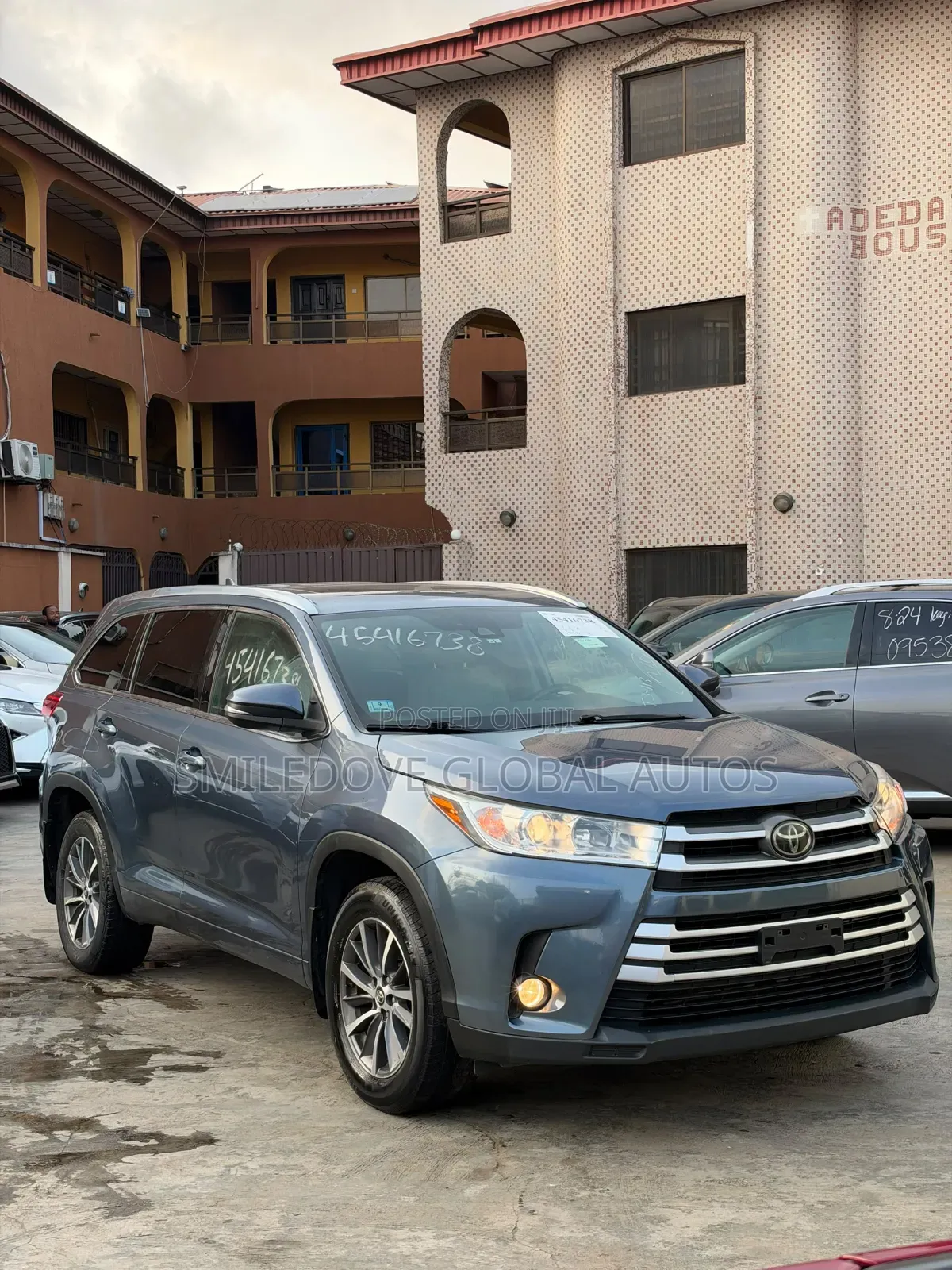 Toyota Highlander XLE 4x4 V6 (3.5L 6cyl 8A) 2018 Blue