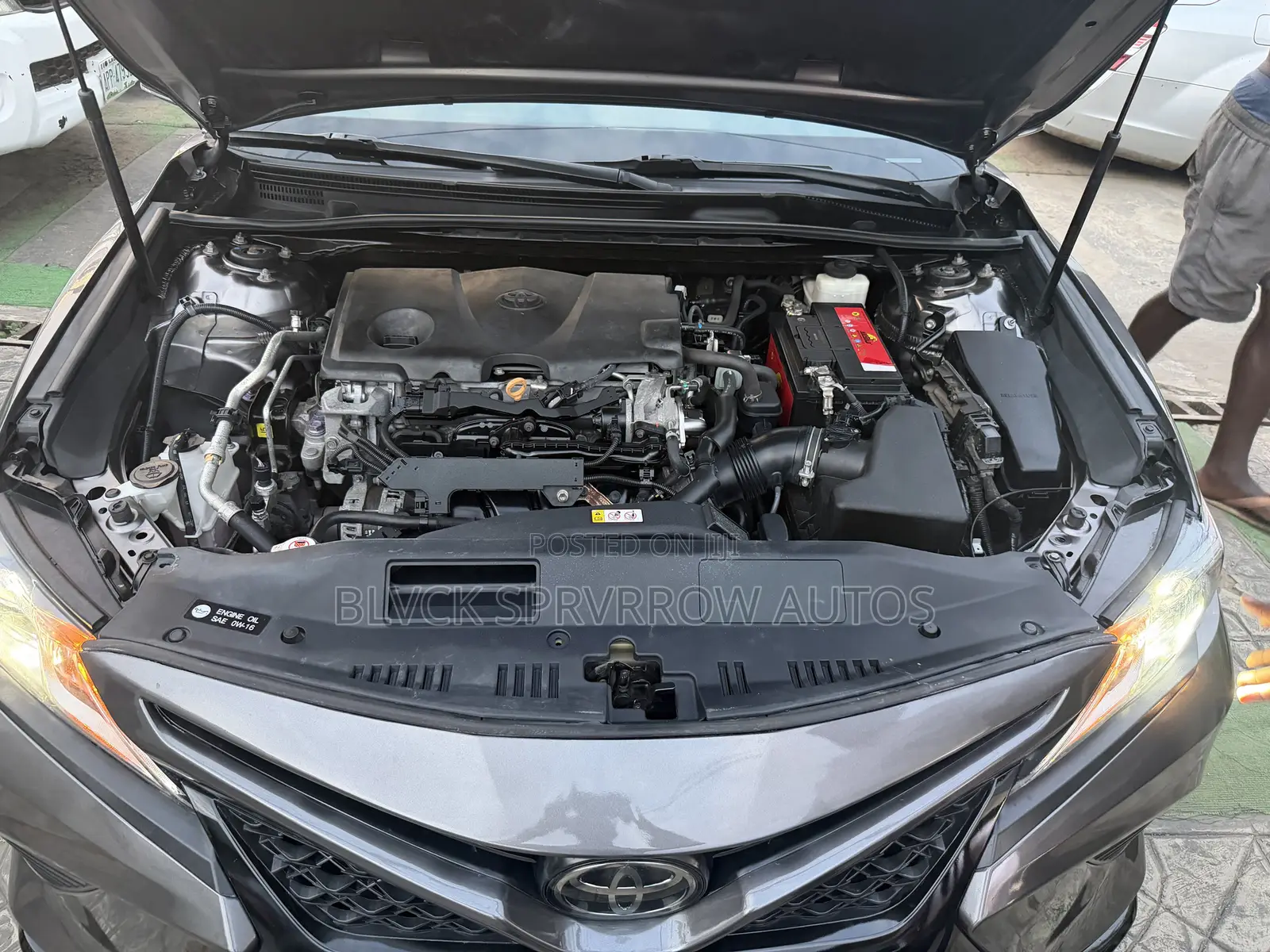 Toyota Camry SE FWD (2.5L 4cyl 8AM) 2018 Gray
