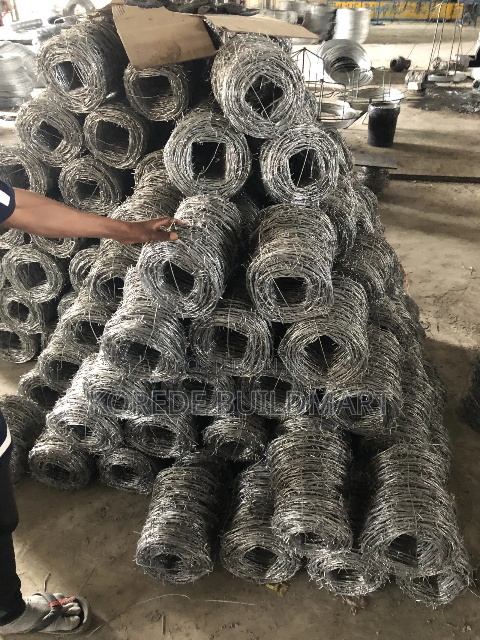 Heavy-Duty Galvanized Barbed Wire Security Fencing