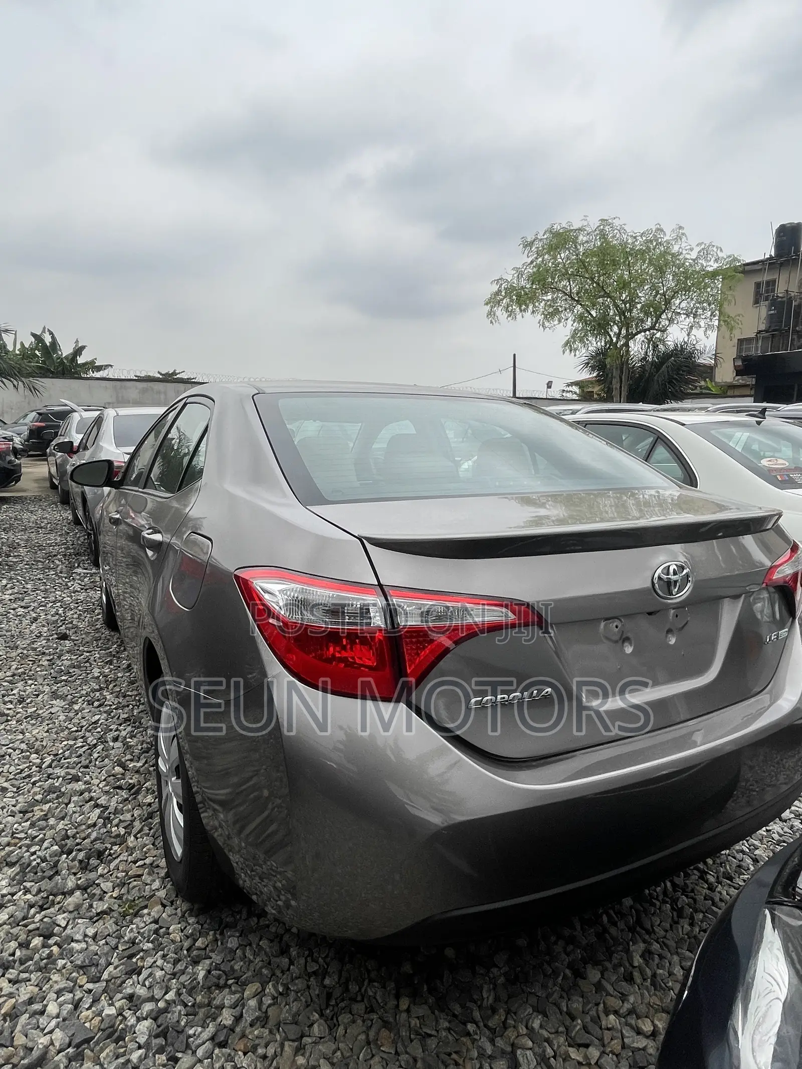 Toyota Corolla 2015 Brown