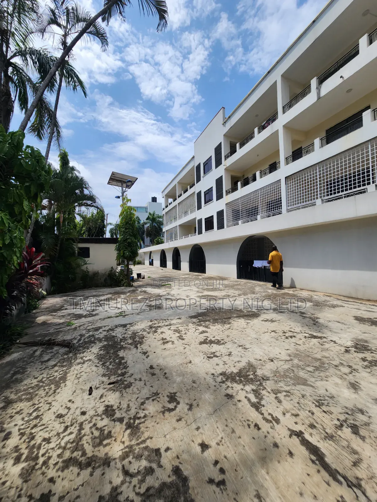 4bdrm Duplex in Ahmadu Bello Way for rent