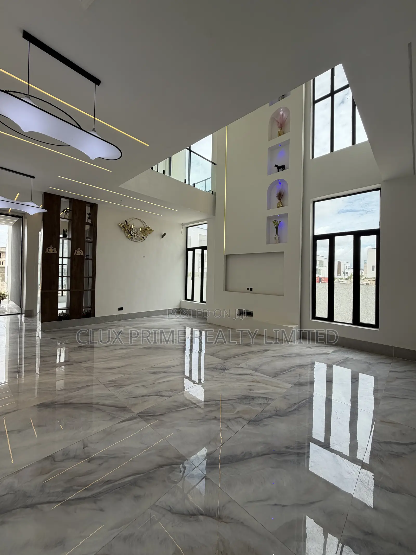 5bdrm Duplex in Lekki Phase 1 for sale