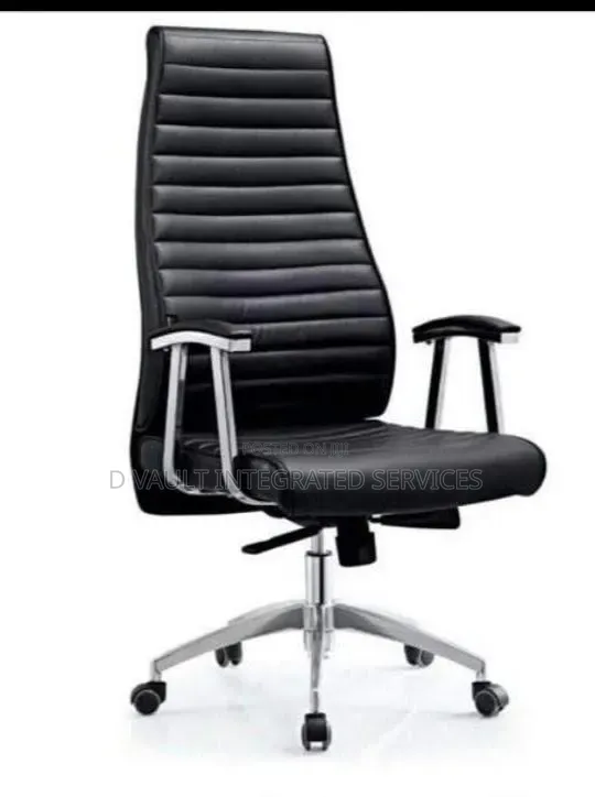 Modern Office Chair / Swivel Chair