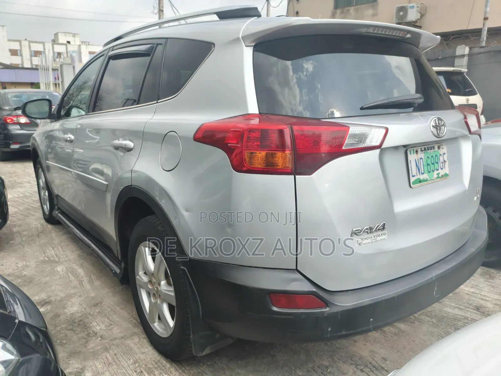 Toyota RAV4 LE AWD (2.5L 4cyl 6A) 2013 Silver
