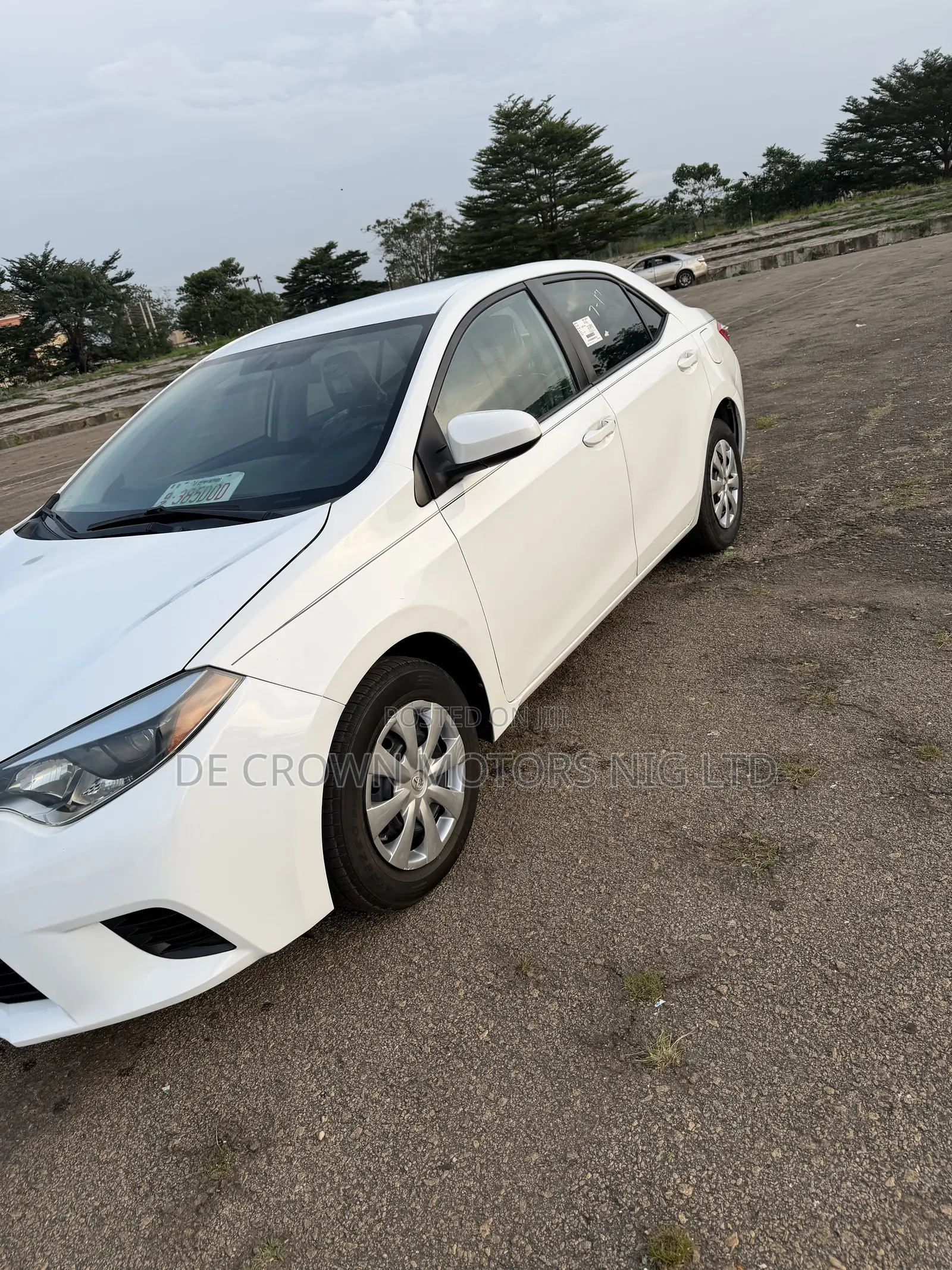 Toyota Corolla LE 4dr Sedan (1.8L 4cyl CVT) 2016 White