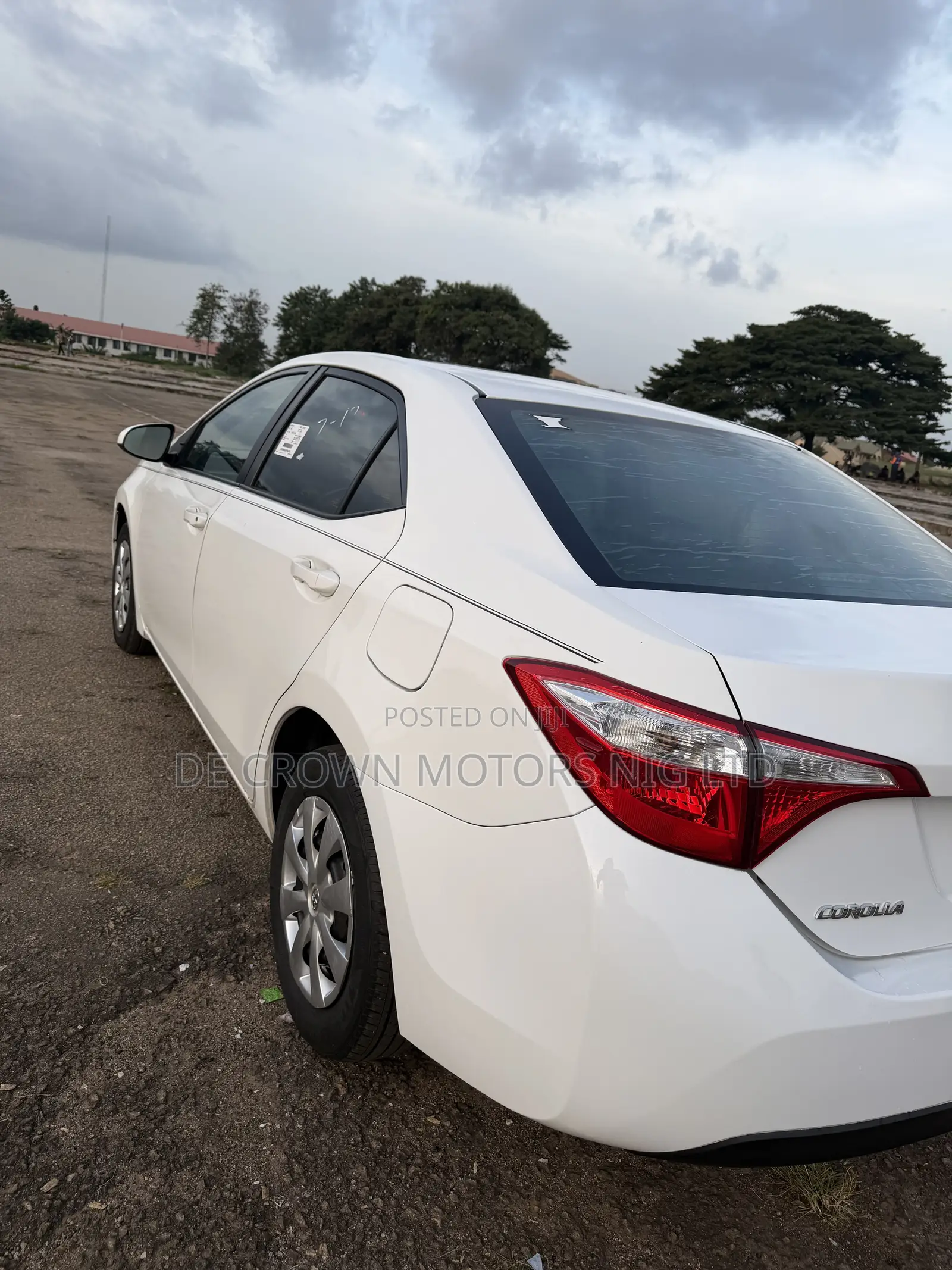 Toyota Corolla LE 4dr Sedan (1.8L 4cyl CVT) 2016 White