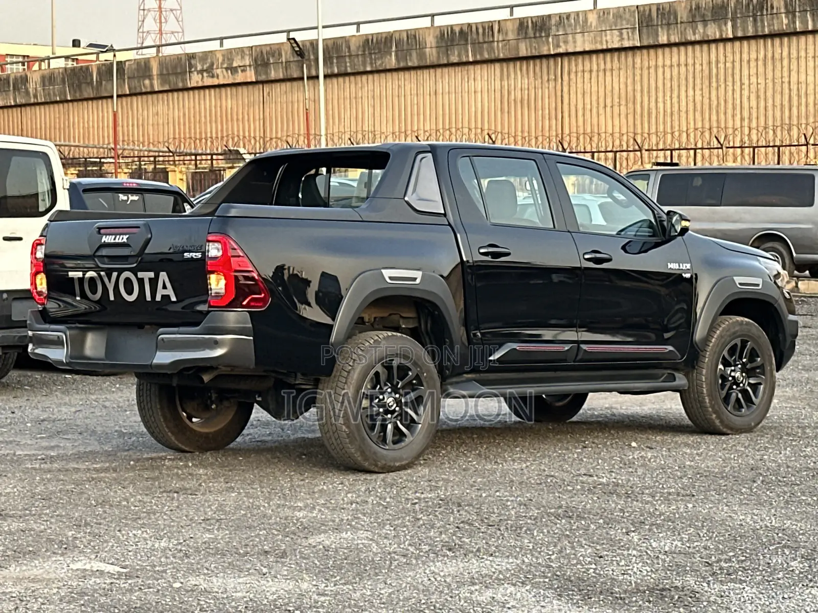 New Toyota Hilux 2025 Black