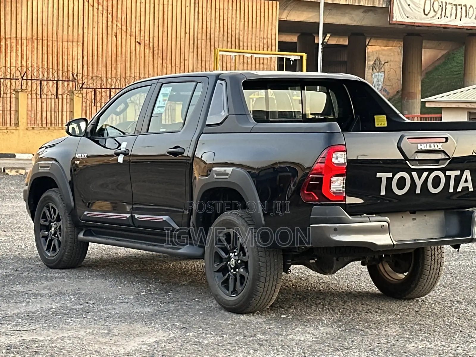 New Toyota Hilux 2025 Black