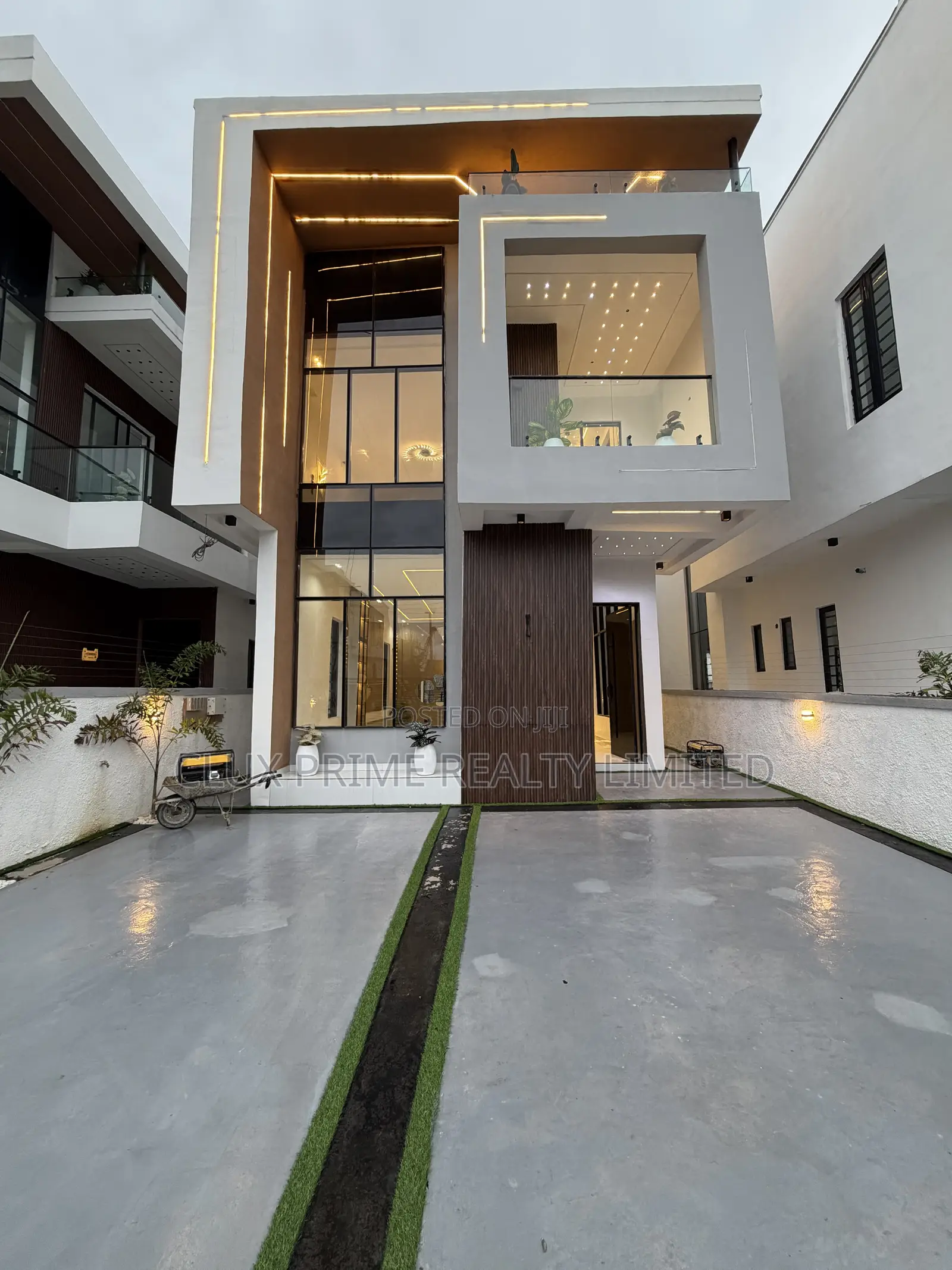 5bdrm Duplex in Ado / Ajah for sale