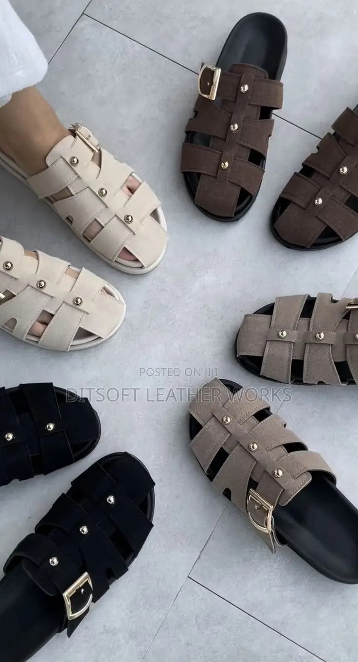 Unisex Suede Fisherman Pam Slippers With Gold Buckle