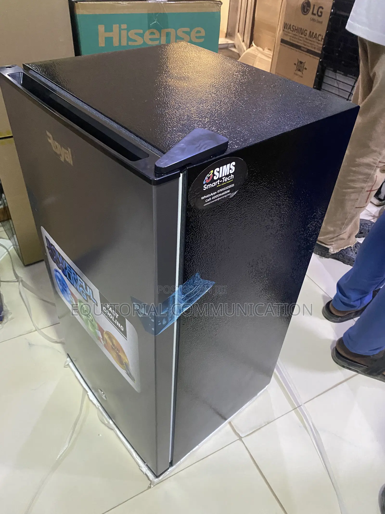 Royal RREF105BF 105L Small-Space Refrigeration Solution